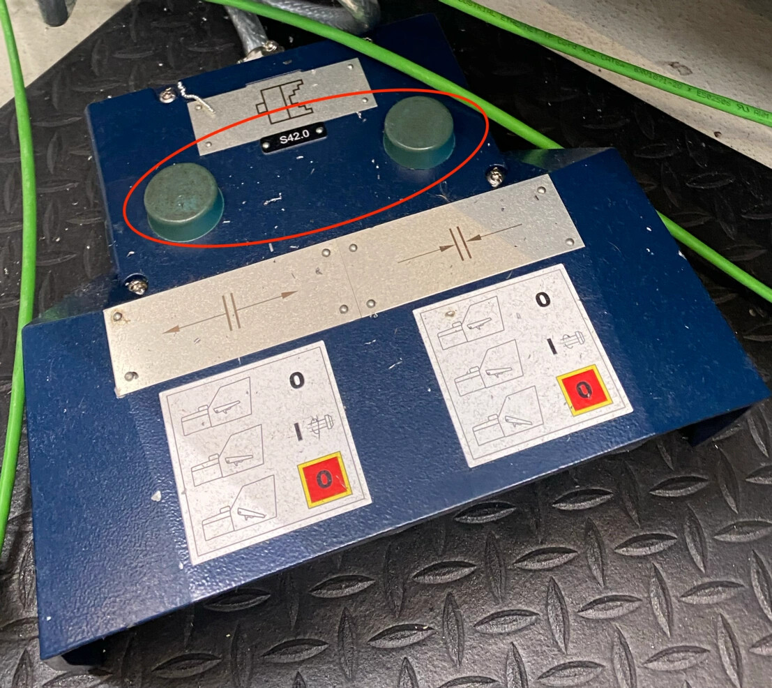 Schalter am Spannfutter-Fußschalter um Notaus zu Deaktivieren